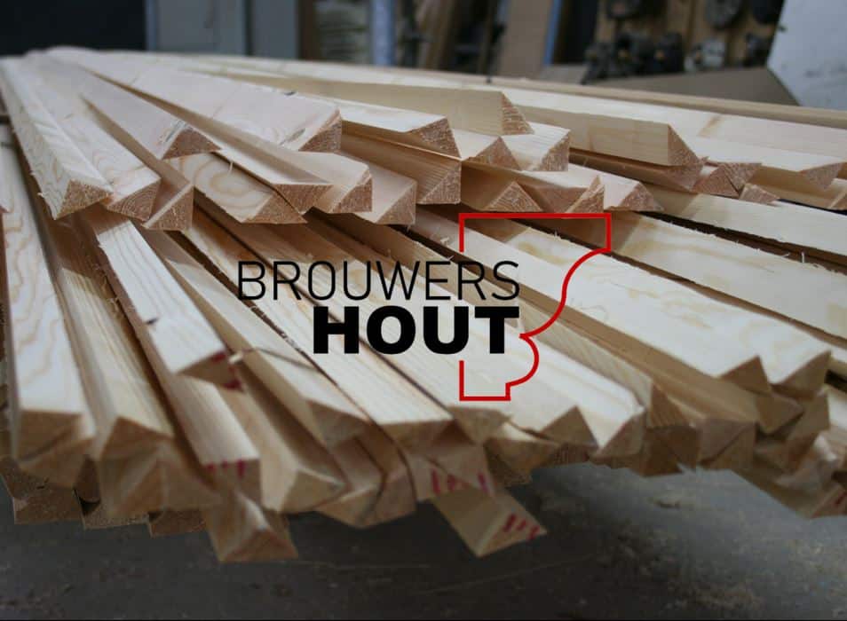 Grenen beton driehoek 15x15mm